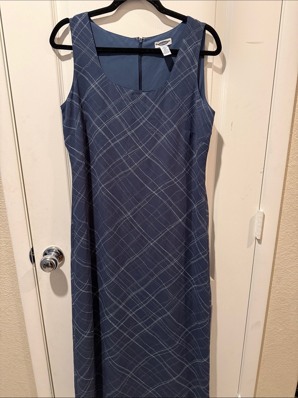 EUC Sleeveless Navy Plaid Maxi Dress